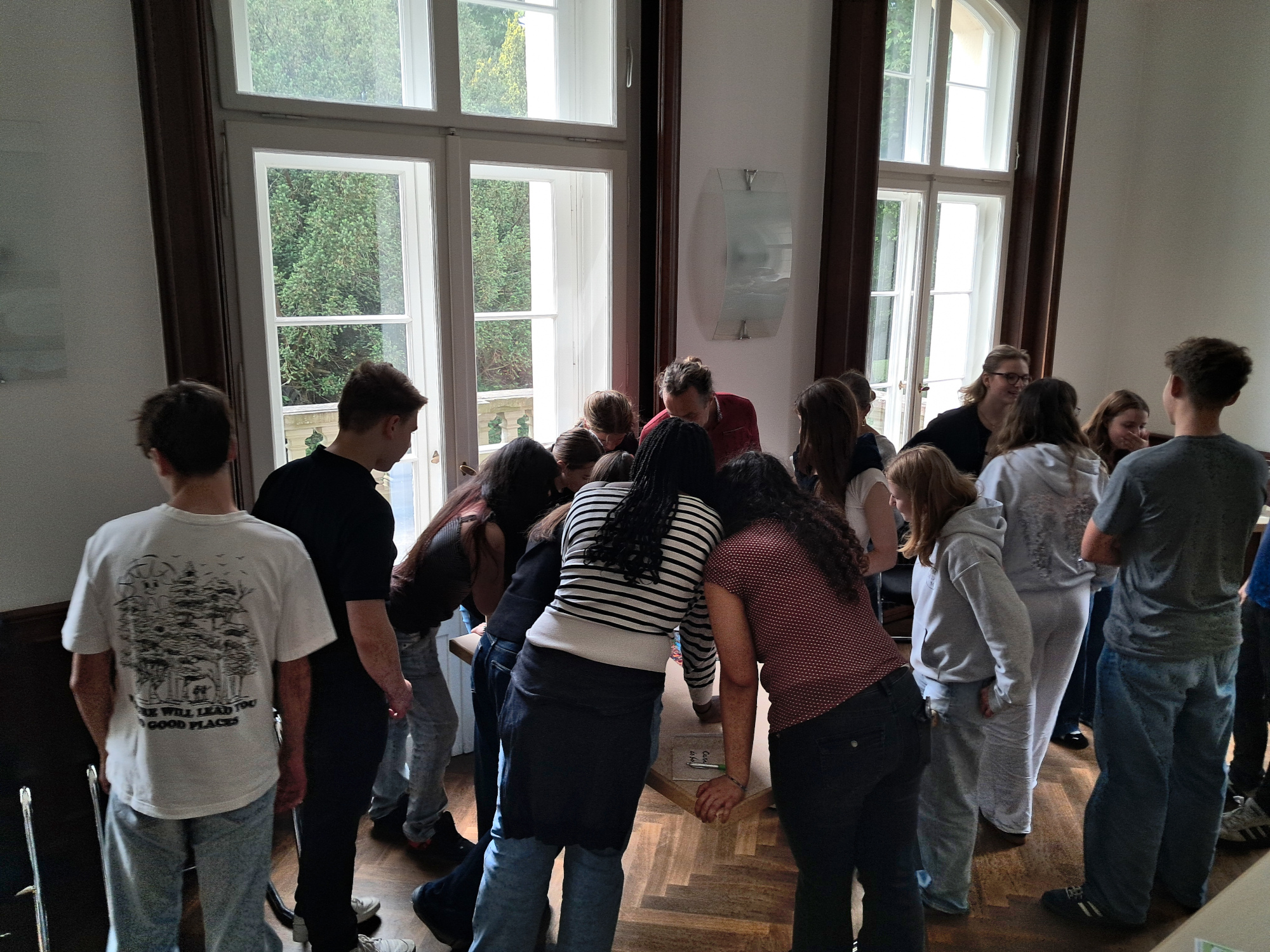 Preisverleihung beim Internet-Teamwettbewerb – Erster Platz für die Gruppe Französisch Partnersprache der Klasse 9S4