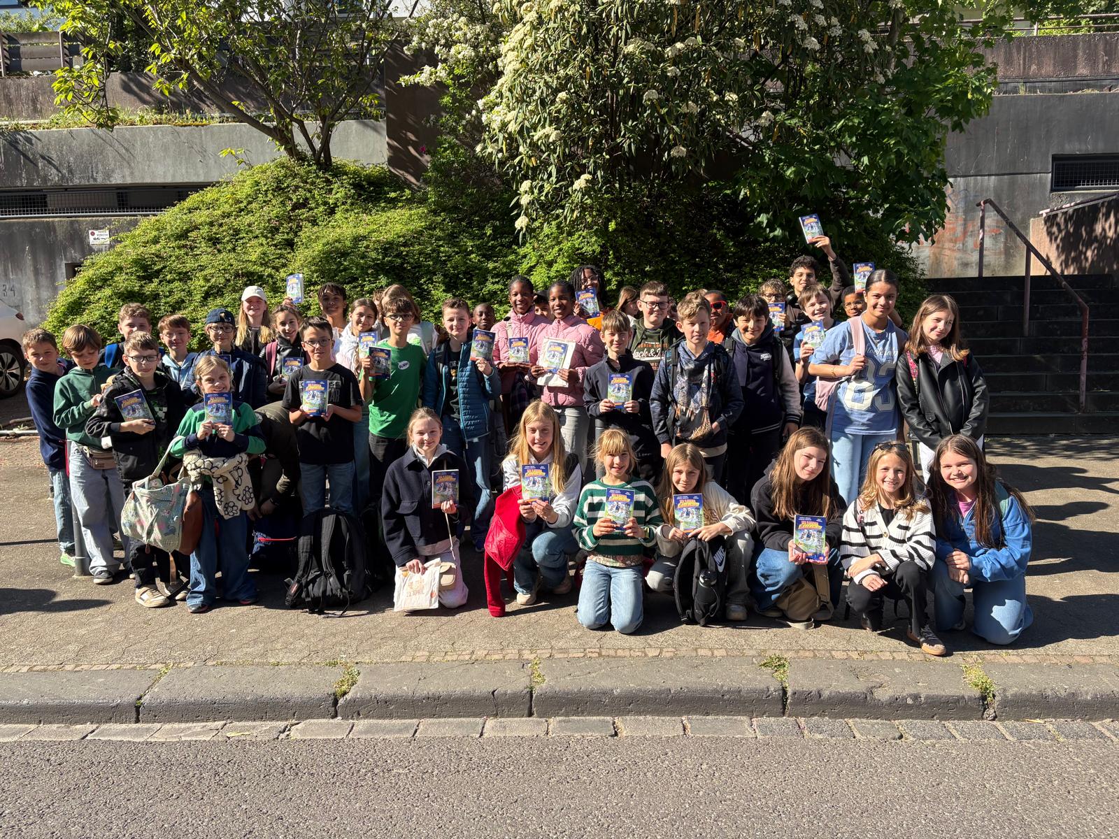 5b und 5c zu Besuch in der Buchhandlung „Zeitlos“