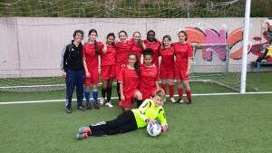 Unserer erfolgreiche Mannschaft: Torfrau Imke Strey knieend (von links nach rechts): Stella Koster, Aliya Diagne stehend (von links nach rechts): Trainerin Y. Bischoff, Emilie Veyrès, Alexia Theissen-Achillé, Félicia Stein, Lea Müller, Ina Djientieu, Sarah Karr, Myriam Shalayel es fehlt: Chiara Christiani