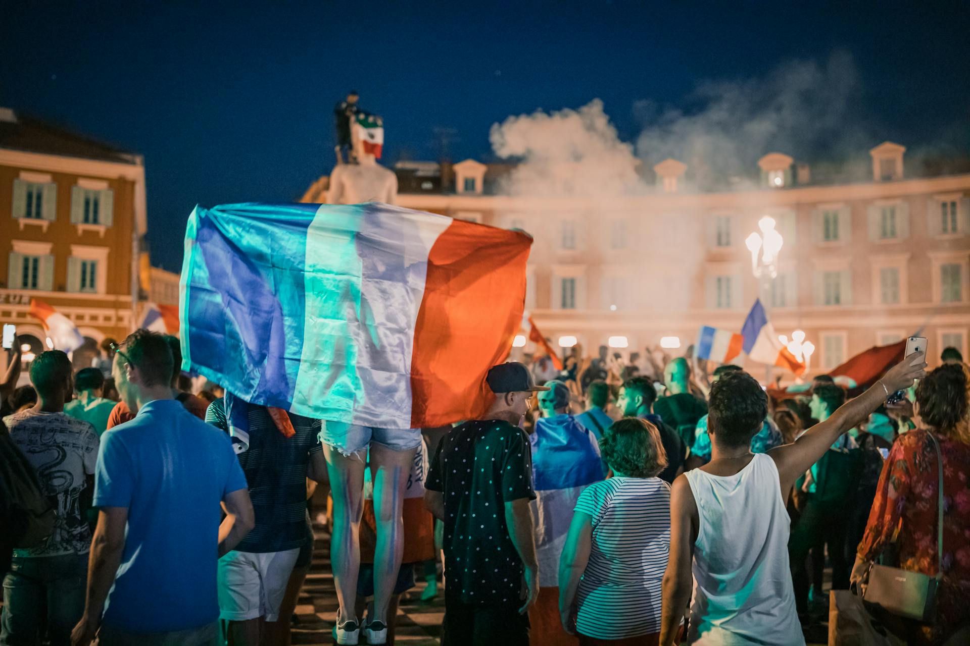 Reportage à la radio SR : « Cours au LFA consacré aux élections législatives en France »