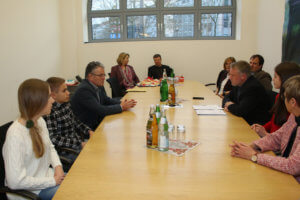 Marta Gorenstein und Maurizio Meinhold beim Bildungsminister