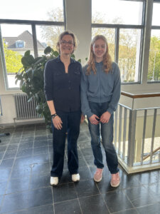 Charlène, élève de 4ème/ kl 8, distinguée au concours national, Le Plumier d’Or