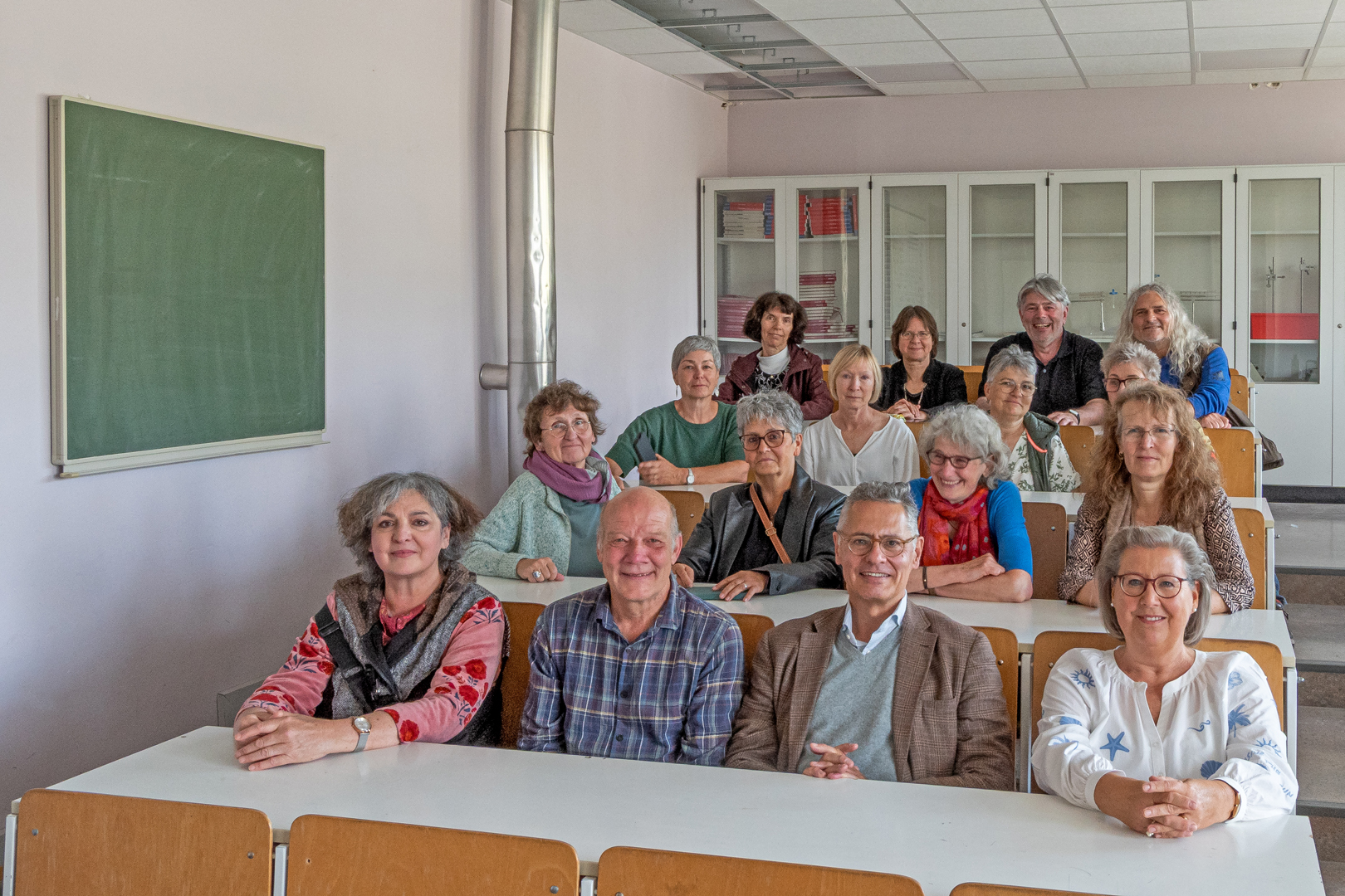 Retrouvailles nostalgiques : Des anciens élèves de 1982 dans notre Lycée