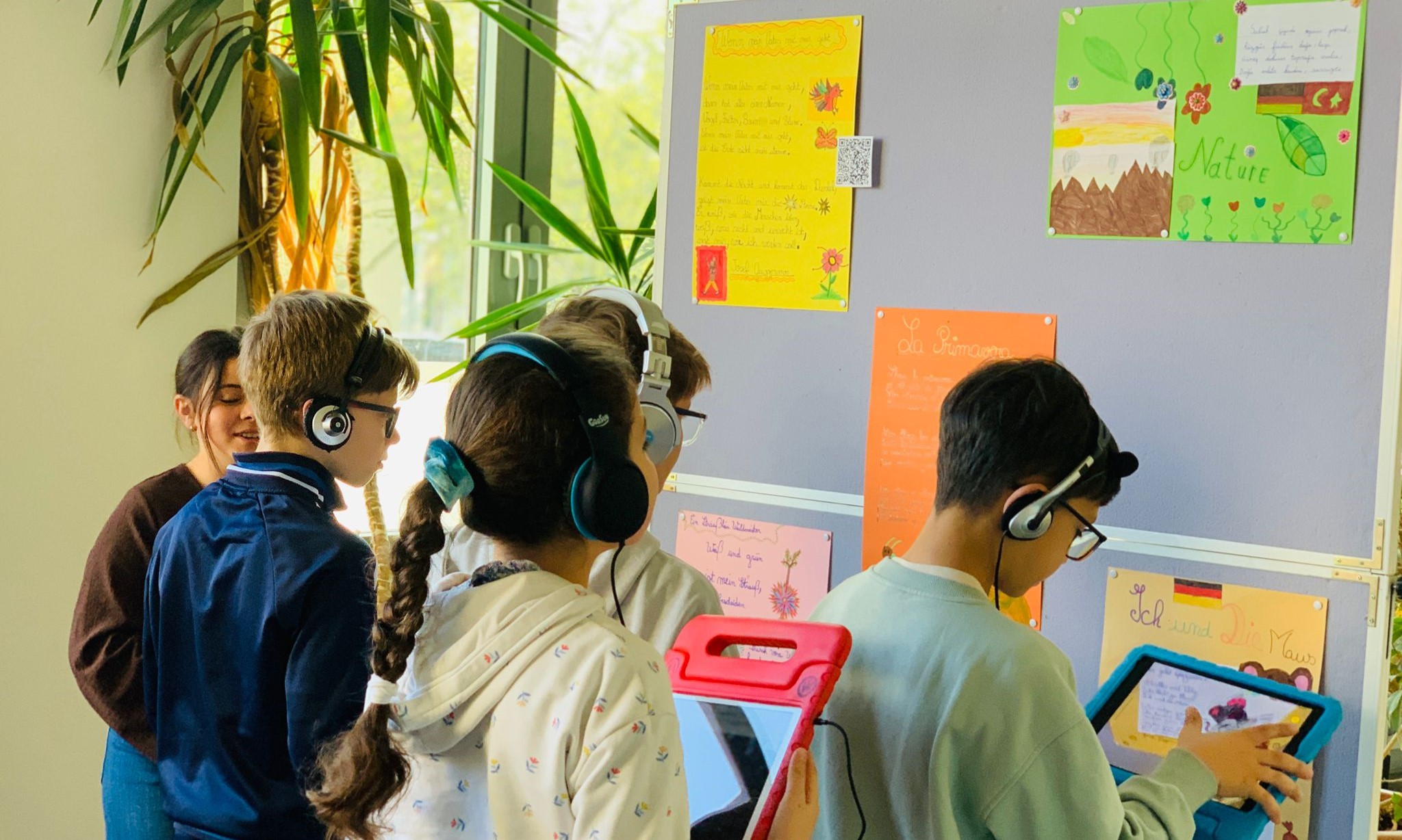 Zusammenarbeit zwischen dem DFG und der französischen Grundschule im Rahmen des mehrsprachigen Poesie-Ateliers