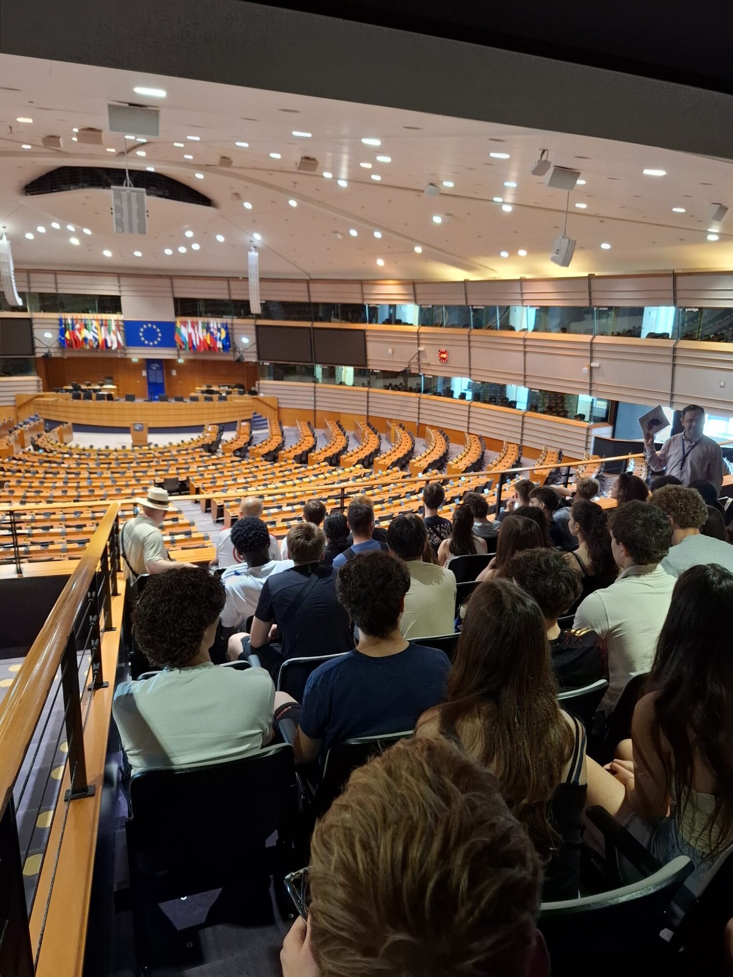 1ère students bravely defying the heatwave in Brussels