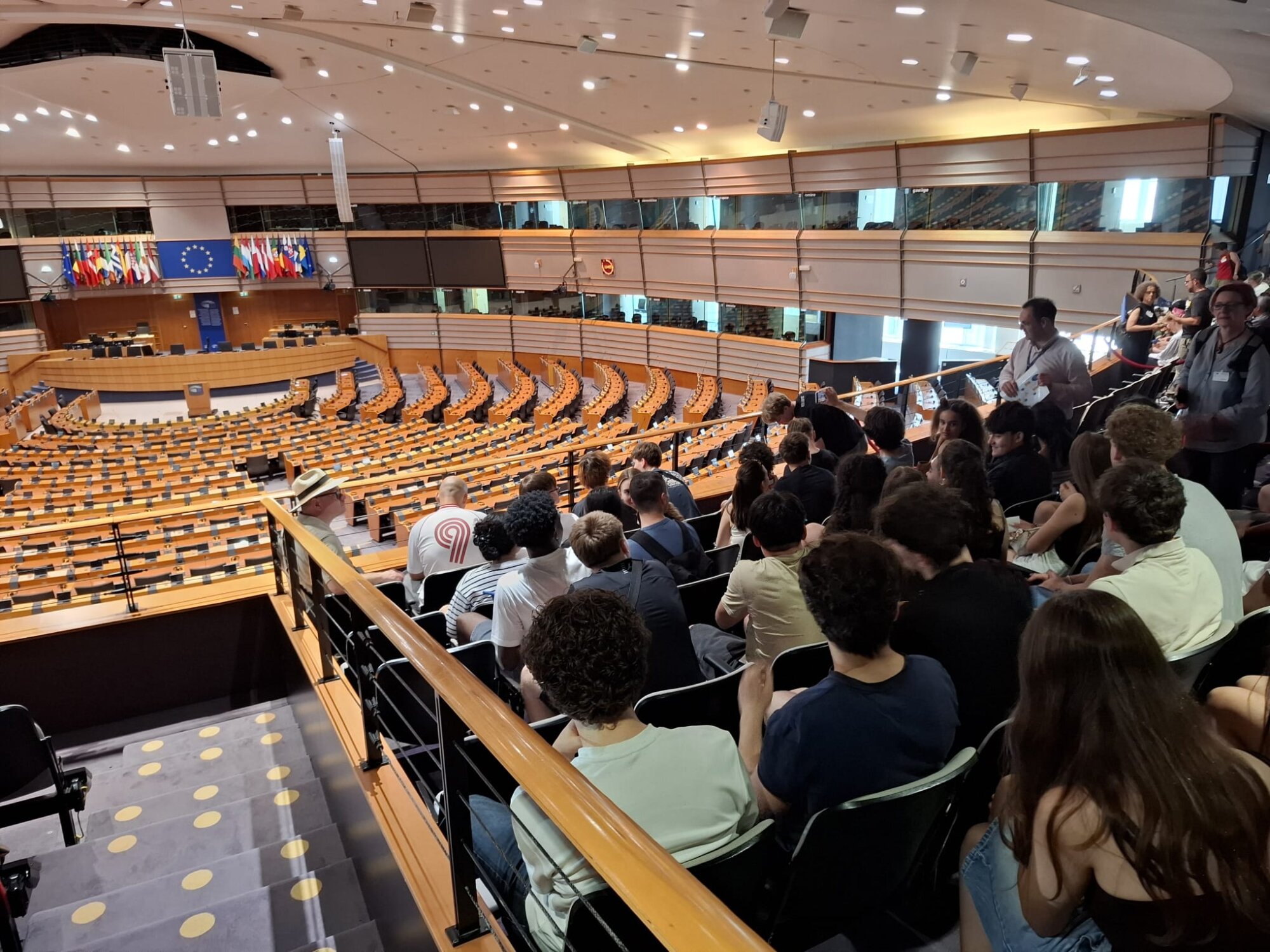 1ère students bravely defying the heatwave in Brussels