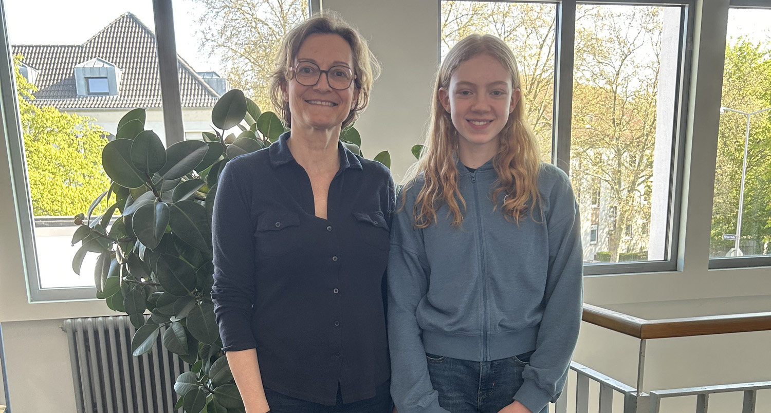 Charlène, élève de 4ème/ kl 8, distinguée au concours national, Le Plumier d’Or