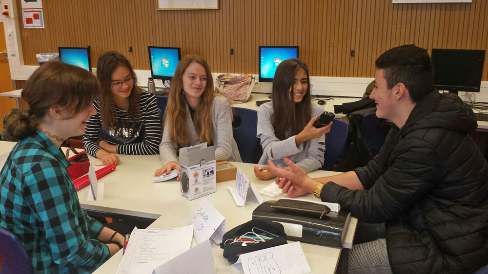 Formation à la webradio pour les élèves de Camäléon